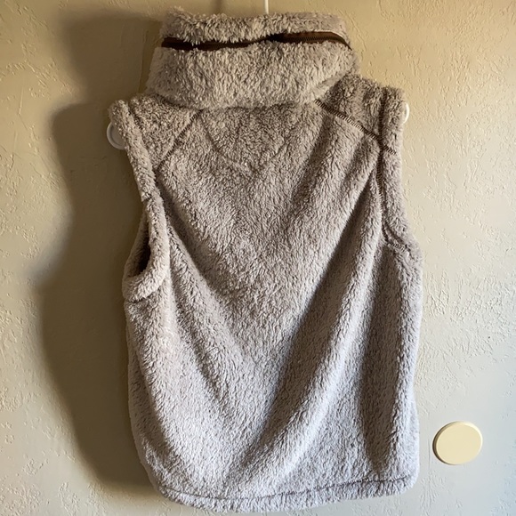 I5 large winter vest Alaska logo, with tags. - Picture 2 of 4